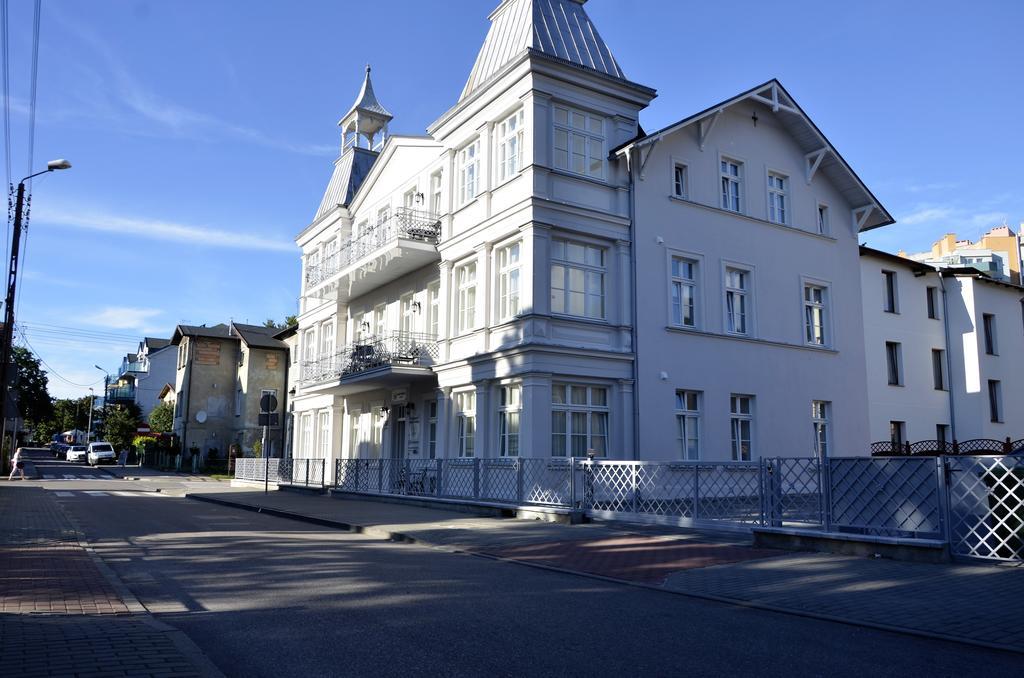 Dwie Wieze Miedzyzdroje Bagian luar foto